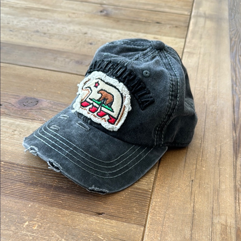 Womens Black Distressed Cap